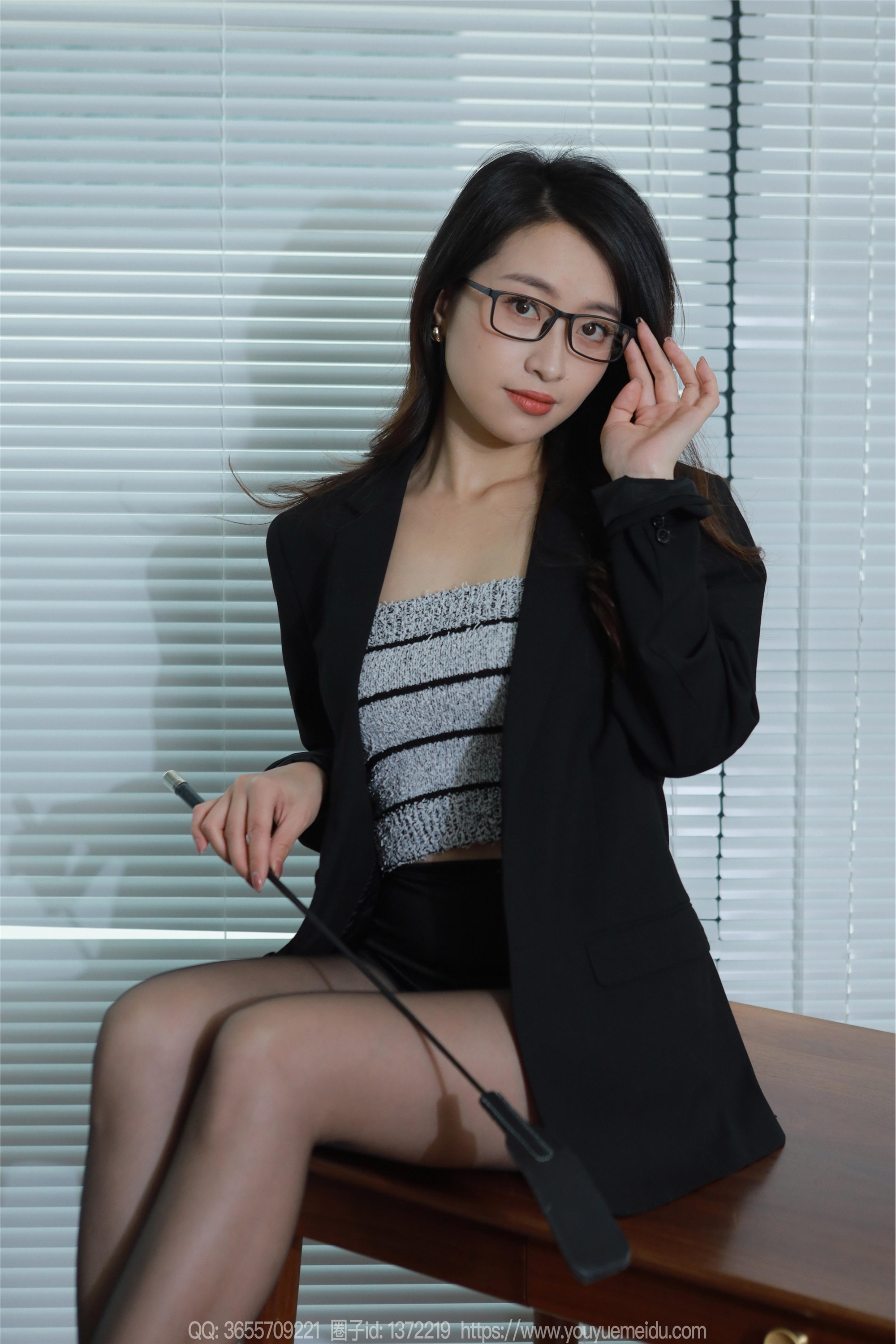 IESS异思趣向  2024.03.04 丝享家 1678 小婕《眼镜OL（下）》